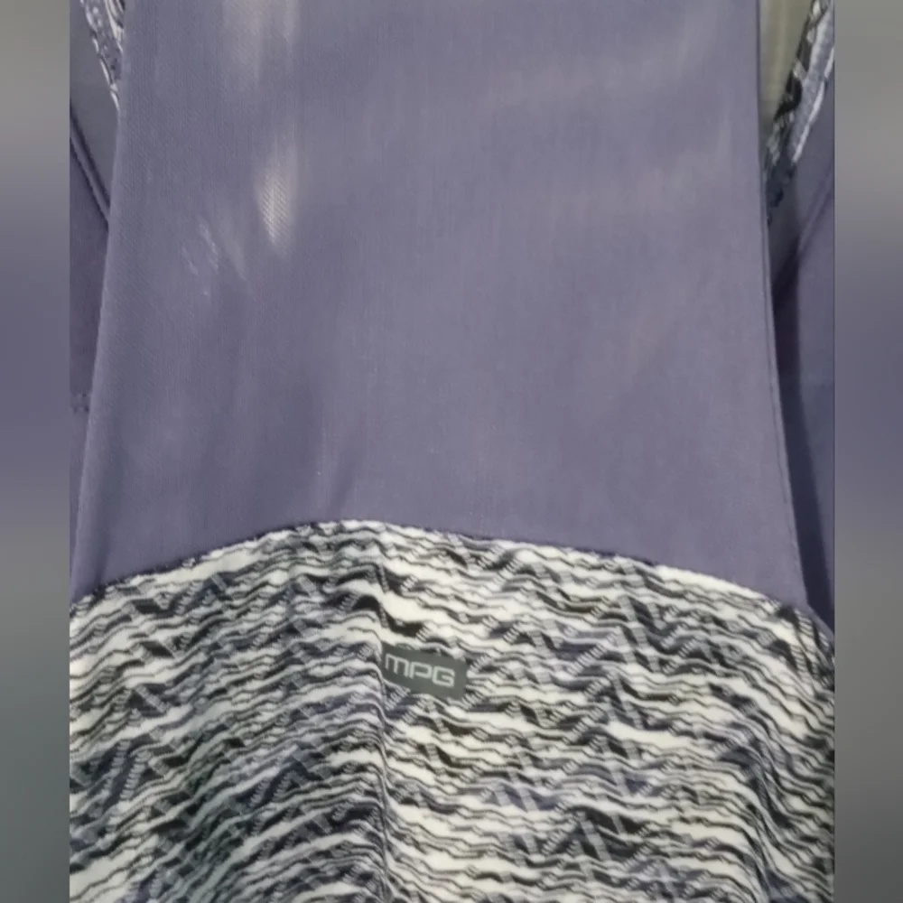 MPG Gray and White Textured Midi Sports Dress - Picture 5 of 6